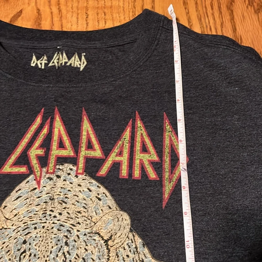 Def Leppard XL Sweatshirt - Picture 9 of 16
